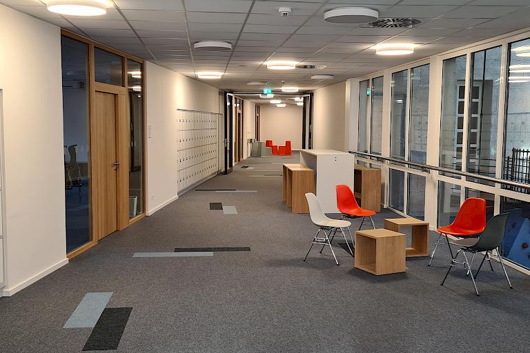 Nadelvliesboden in einem Schulzentrum Bild: © FINDEISEN